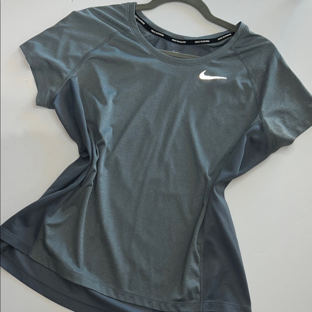 Nike Charcoal Short Sleeve Tee Womens size XL - Picture 4 of 8
